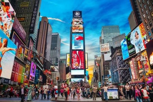 Quảng trường Thời Đại New York có gì chơi cả ngày lẫn đêm?