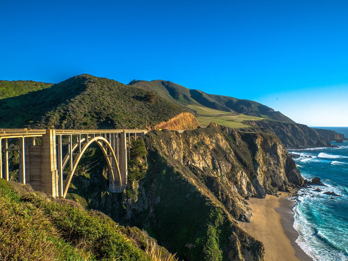Cầu Bixby Creek nhìn từ điểm ngắm cảnh trên Highway 1