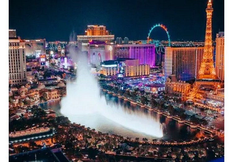 Đại lộ Las Vegas Strip rực rỡ ánh đèn về đêm