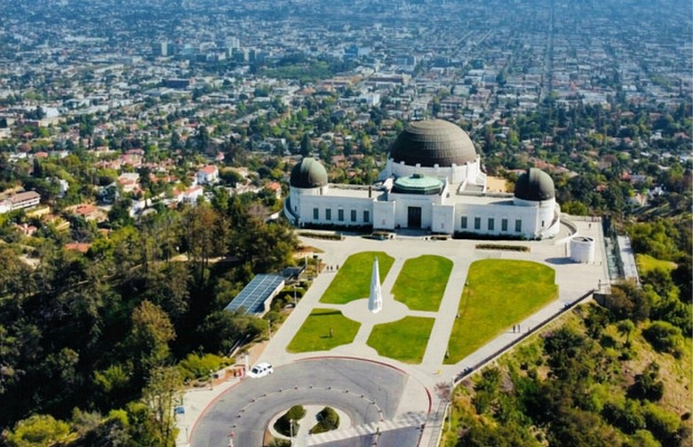 Đài thiên văn Griffith với toàn cảnh Los Angeles phía sau