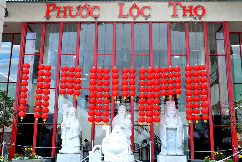  Trung tâm Phước Lộc Thọ tại khu Little Saigon, California
