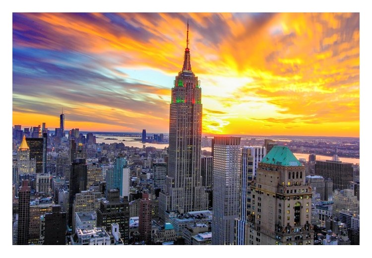 Tòa nhà Empire State nổi bật giữa đường chân trời Manhattan
