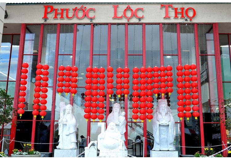 Trung tâm Phước Lộc Thọ tại khu Little Saigon, California