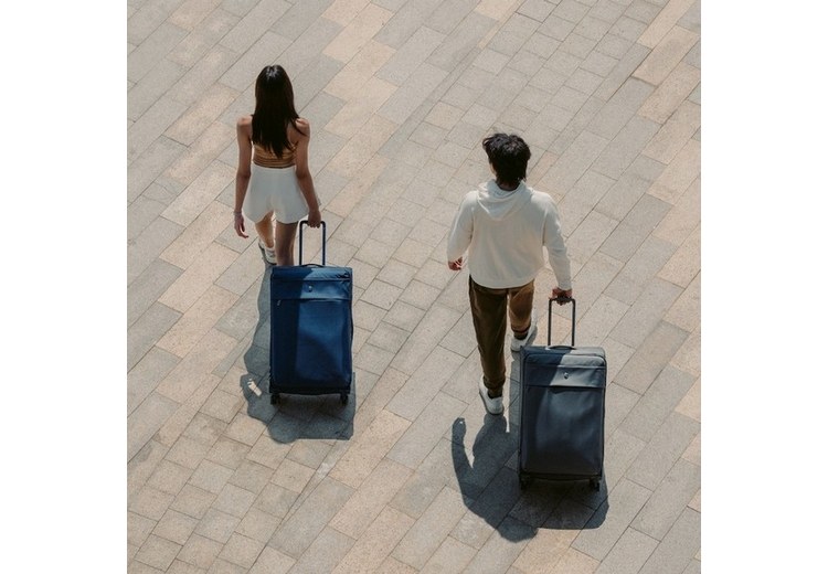 Va li hành lý chuẩn bị cho những ngày tự túc thăm người thân